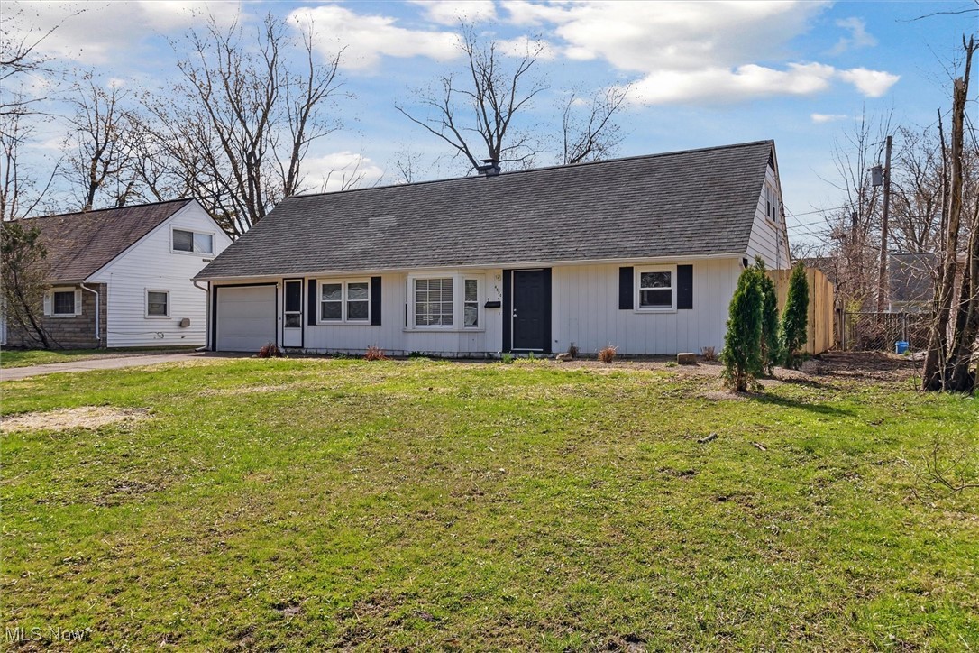 4890 Greenwood Drive, Sheffield Lake, Ohio image 4