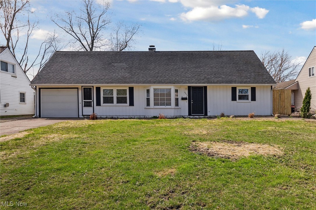 4890 Greenwood Drive, Sheffield Lake, Ohio image 2