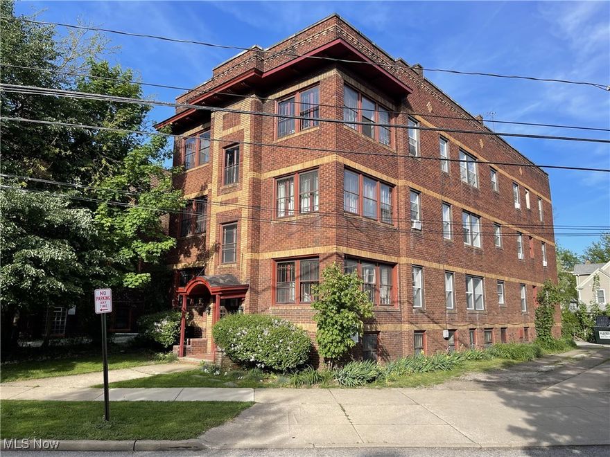Greenwich Village style apartment without the Greenwich Village price. In the heart of Highland Square. This beauty has refinished hardwood floors and a brand new laminate floor in the kitchen. Built-ins everywhere, tons of natural light, windows in each room. Tenant only responsible for Electricity. On Street Parking only. 

Qualifications: 
* 3x1 Income ratio
* No Collections from previous lease
* No evictions(5 Years) 
* 600+ Credit Score 
* Clear Criminal History. 
* Non Smoking Building
* Renters Insurance Required
