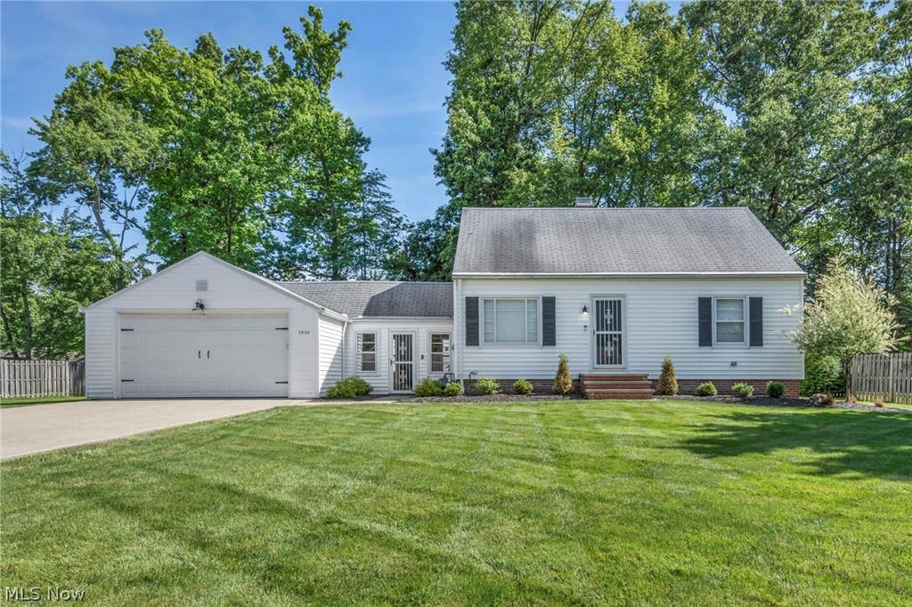 Photo of 3936 Miner Drive, Brunswick, OH 44212 (MLS # 5217329)