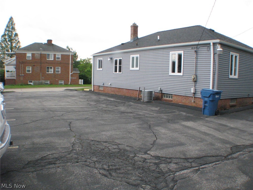 E Morans Tuxedo Farms Anx - Commercial Sale
