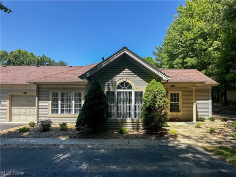 Condo For Sale - 7 Woodland Chase Boulevard<br/> Niles, OH 44446