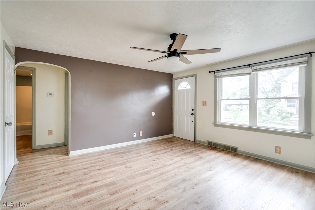 829 S Haines Avenue, Alliance, Ohio image 7