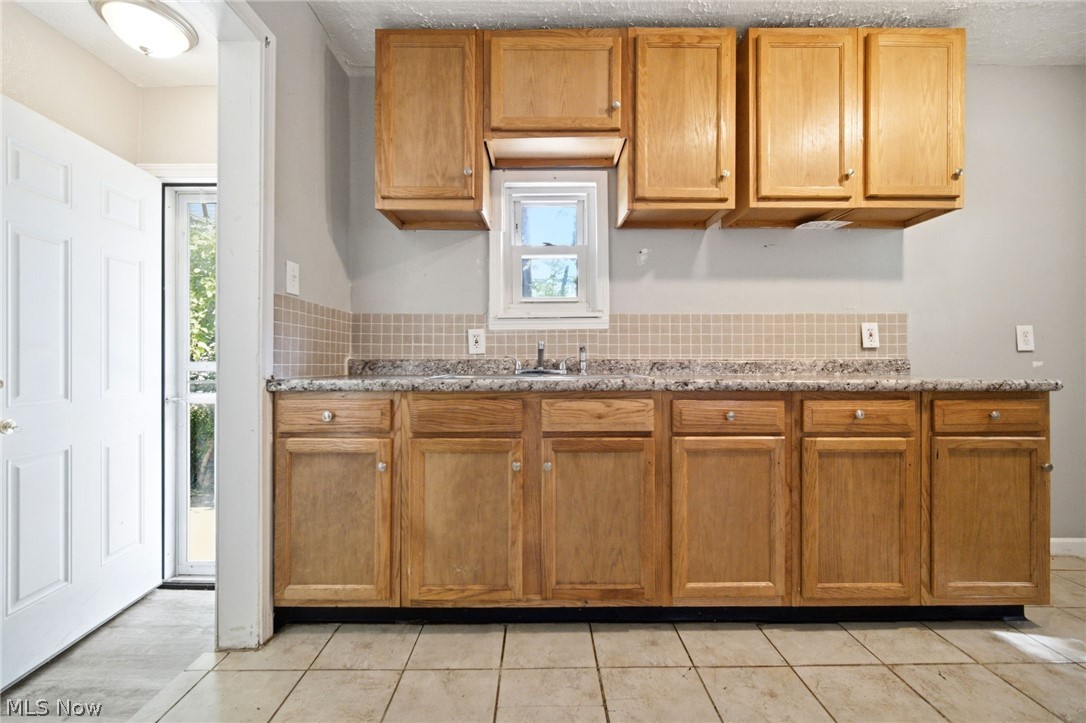4064 E 155th Street