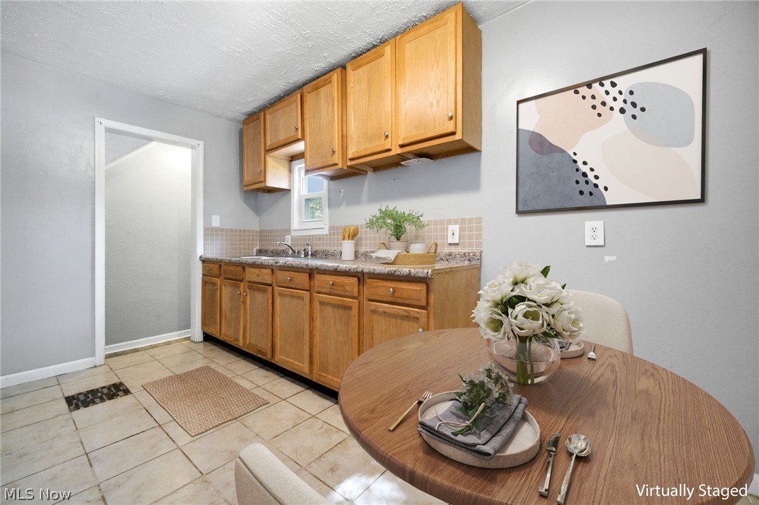 4064 E 155th Street