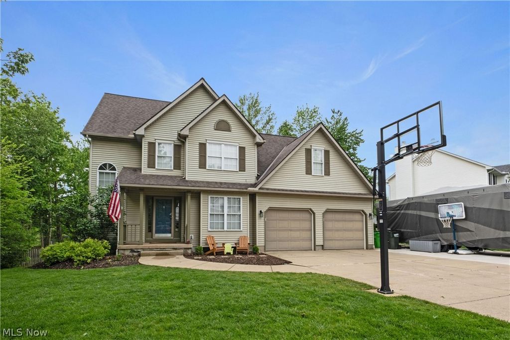 Photo of 2024 Deer Meadow Boulevard, Streetsboro, OH 44241 (MLS # 5213405)