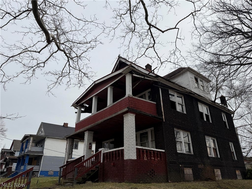 Photo of 9702 Parkview Avenue, Cleveland, OH 44104 (MLS # 5217358)