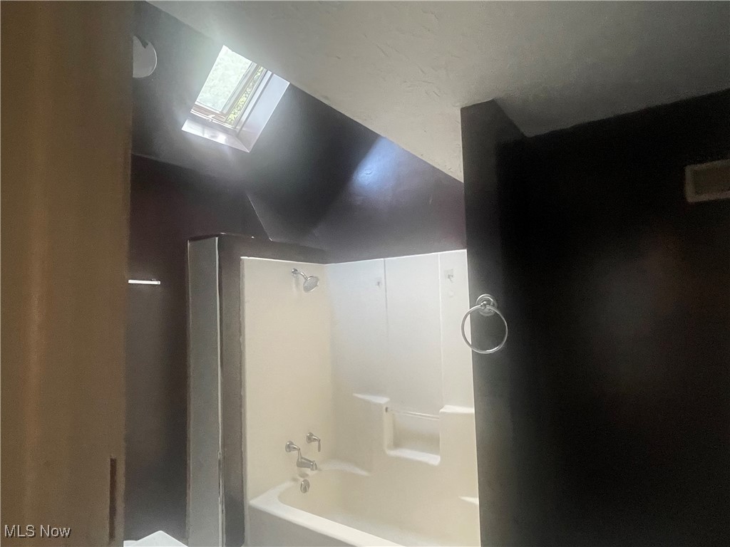 Akron, Ohio 44310, United States, 3 Bedrooms Bedrooms, ,1 BathroomBathrooms,Residential,Active,194385