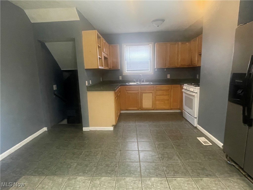 Akron, Ohio 44310, United States, 3 Bedrooms Bedrooms, ,1 BathroomBathrooms,Residential,Active,194385