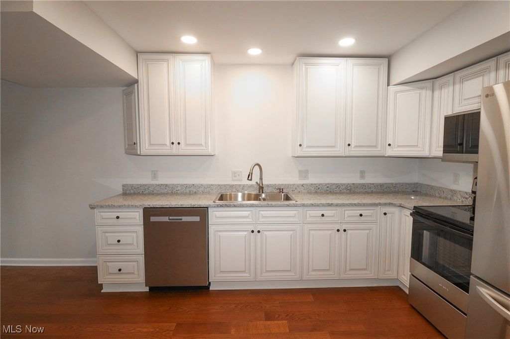 Photo of 110 Greenwich Road #39, Seville, OH 44273 (MLS # 5177024)