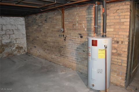 Tiny photo for 929 N Market Street, Lisbon, OH 44432 (MLS # 5179293)