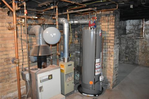 Tiny photo for 929 N Market Street, Lisbon, OH 44432 (MLS # 5179293)