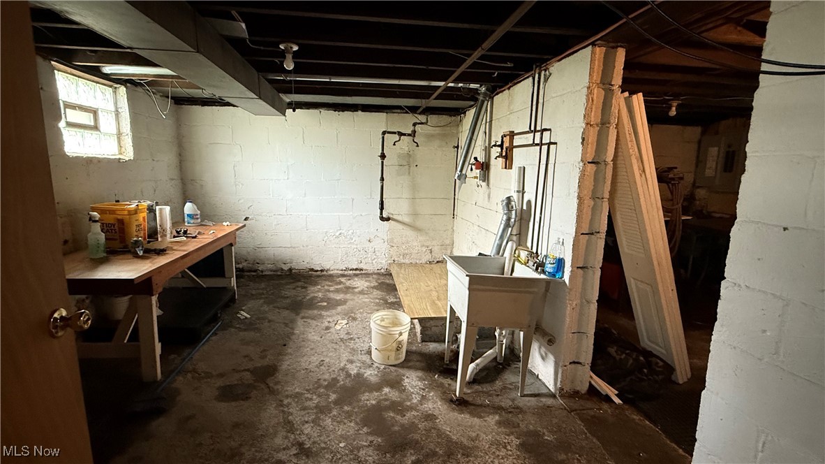 Niles, Ohio 44446, United States, 3 Bedrooms Bedrooms, ,2 BathroomsBathrooms,Residential,Active,176143