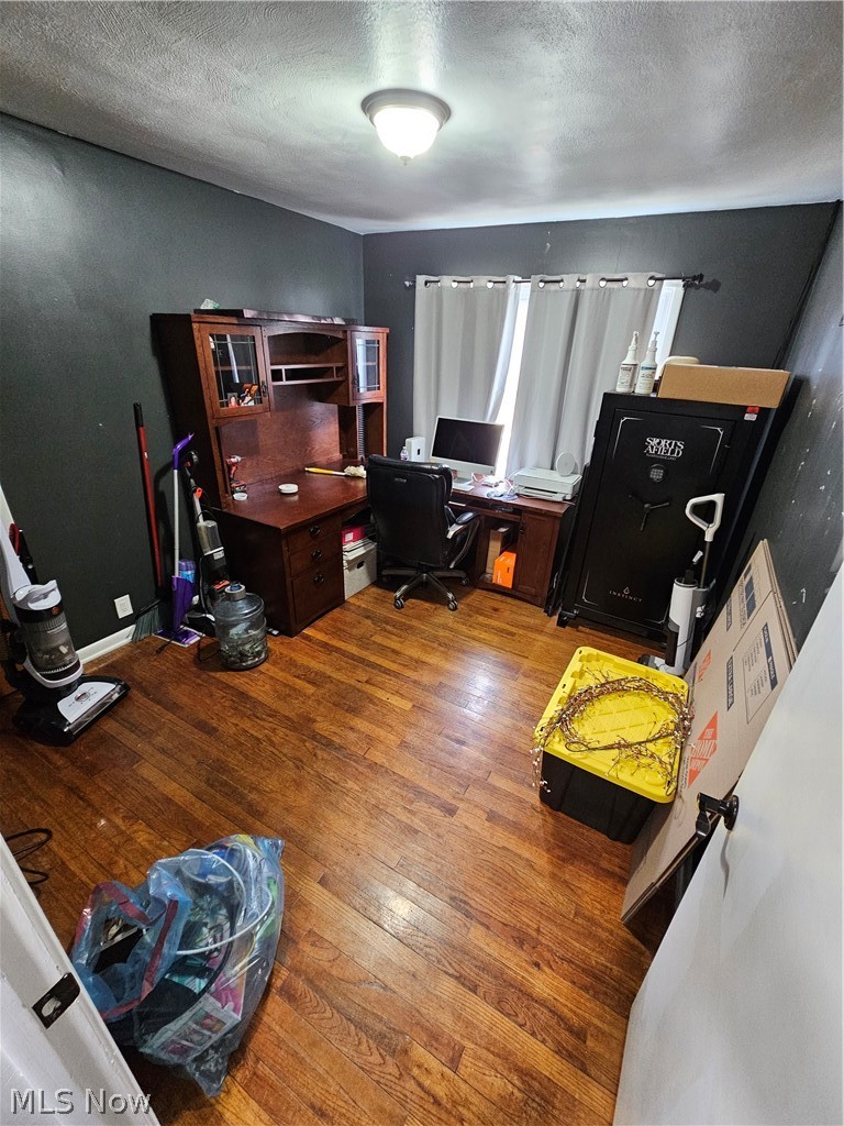 Holmes - Residential