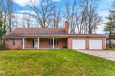 Homes For Sale - 1000 Southeast Boulevard<br/> Salem, OH 44460