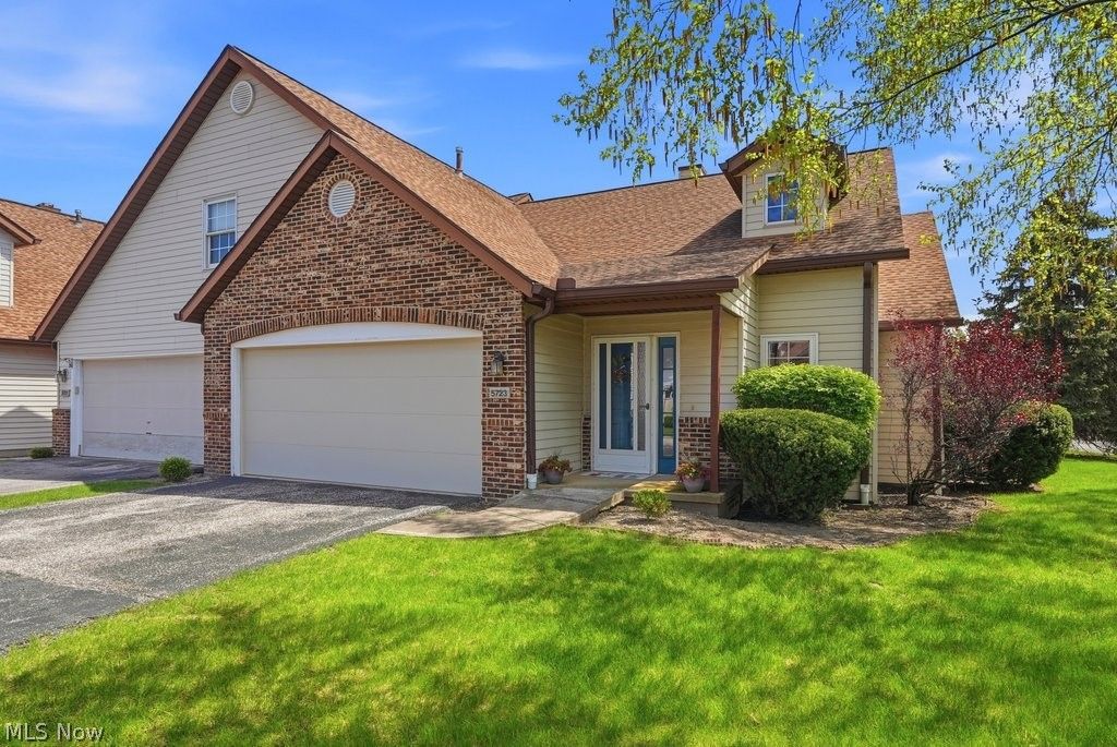 Photo of 5723 Gateway Lane, Brook Park, OH 44142 (MLS # 5203779)