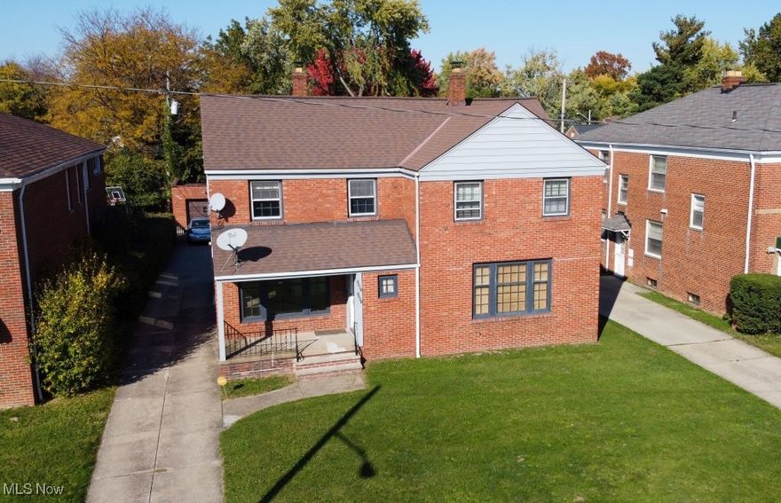 Duplex investment opportunity. Both units contain 3 bedrooms and 1.5 bathrooms. One unit is vacant and the other is occupied by a long term tenant. The vacant unit has been updated with new flooring, refinished cabinets, and updates to the full bath. Both units have full basements with laundry hookups.