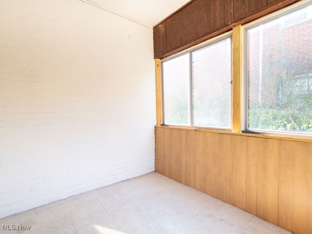 Cedar Center - Residential Income