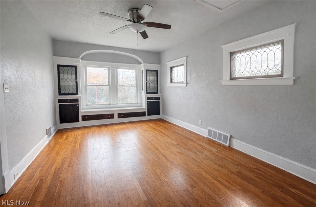 11918 Buckingham Avenue