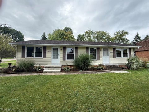 Multifamily For Rent - 2902 Thackeray Avenue<br/> Massillon, OH 44646