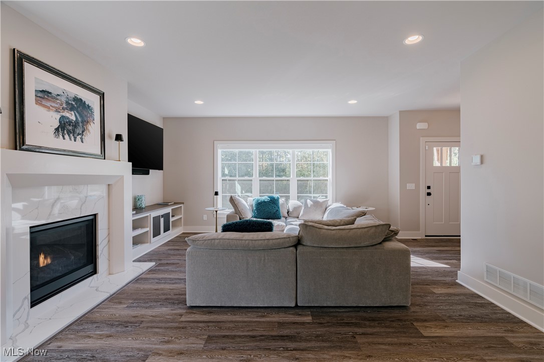 Russell 02 - Residential