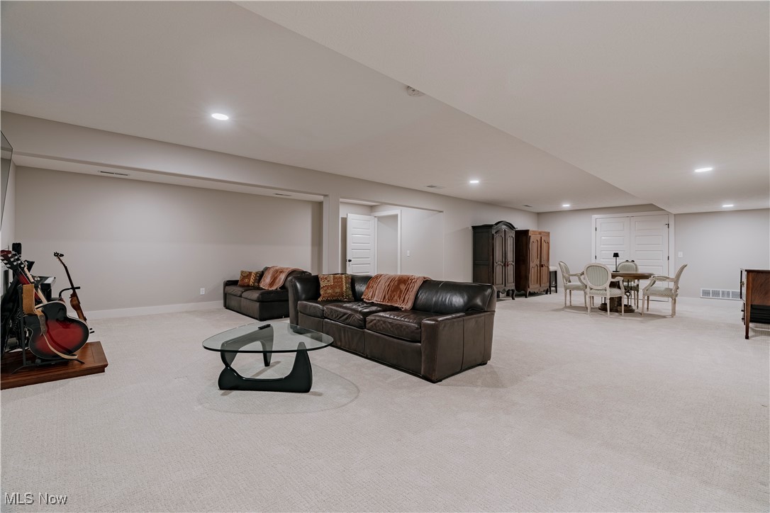 Russell 02 - Residential