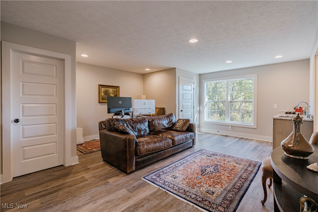 Russell 02 - Residential