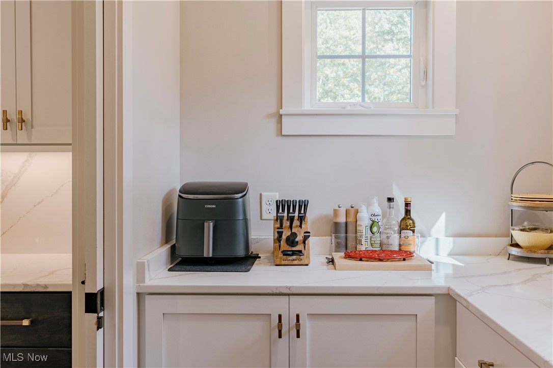 Russell 02 - Residential