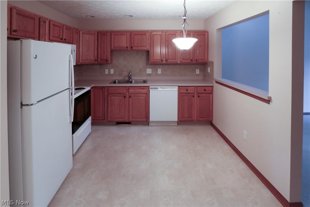 312 W Glen
