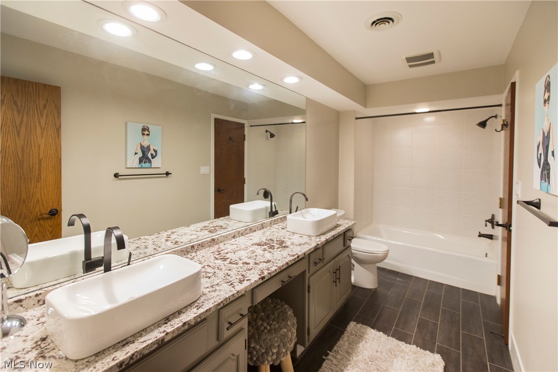 Westhampton Courts-Sec 05 - Residential