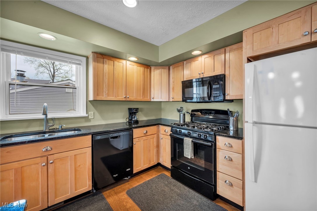 5855 Shore Drive, Madison, Ohio image 18