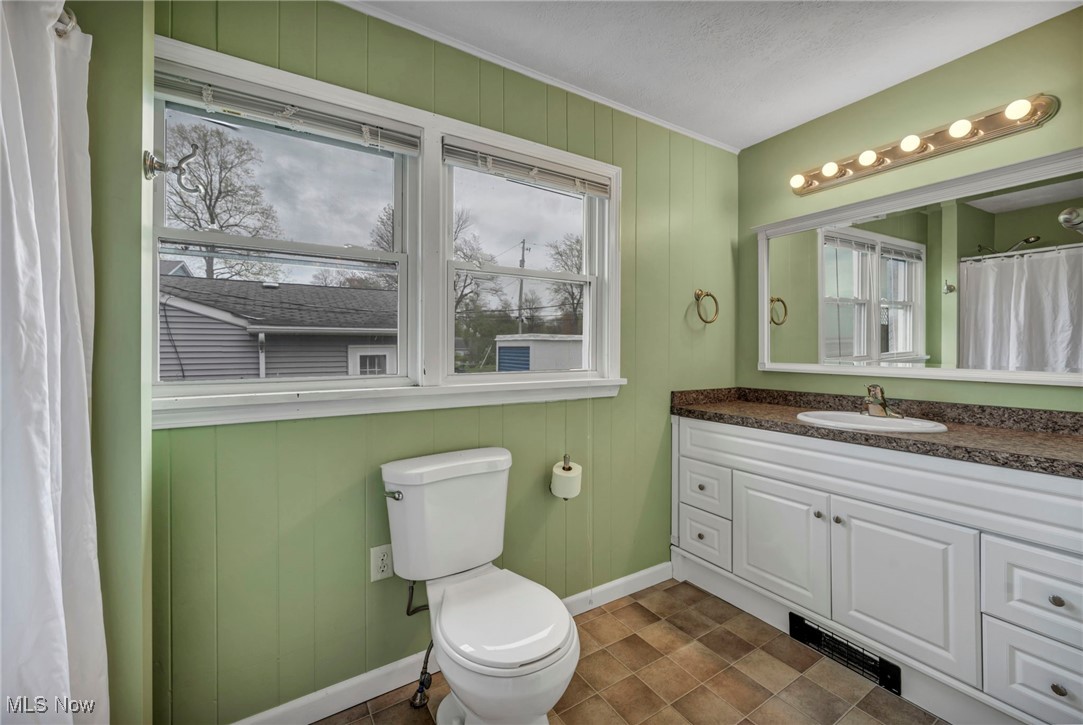 5855 Shore Drive, Madison, Ohio image 22