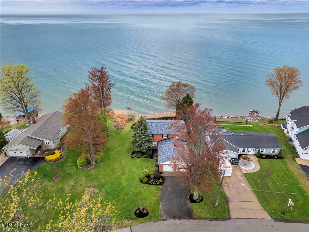 5855 Shore Drive, Madison, Ohio image 2
