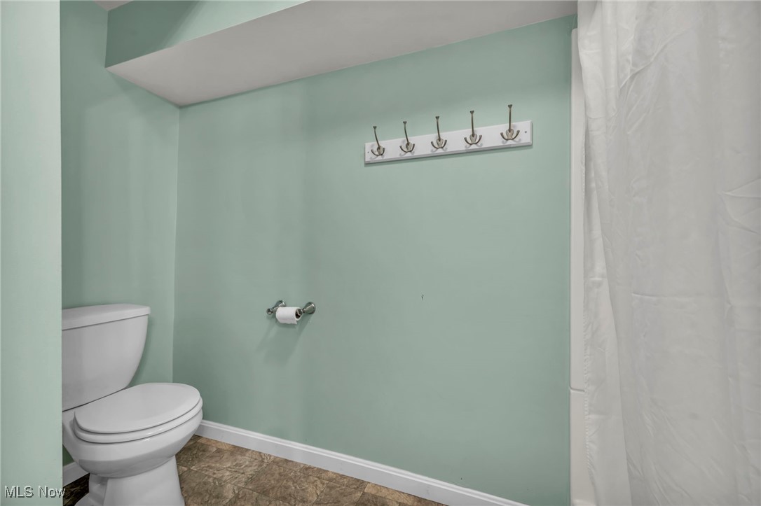 5855 Shore Drive, Madison, Ohio image 38