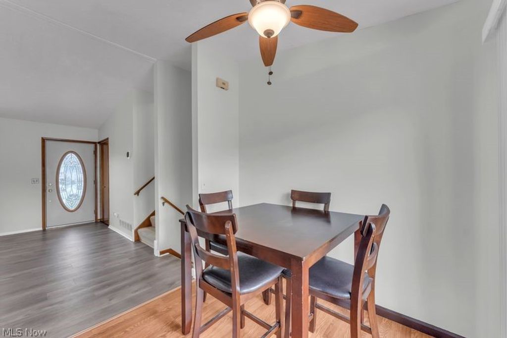 Photo of 462 Waterbury Drive, Eastlake, OH 44095 (MLS # 5194970)