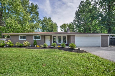 Homes For Sale - 7703 Roselawn Drive<br/> Mentor, OH 44060