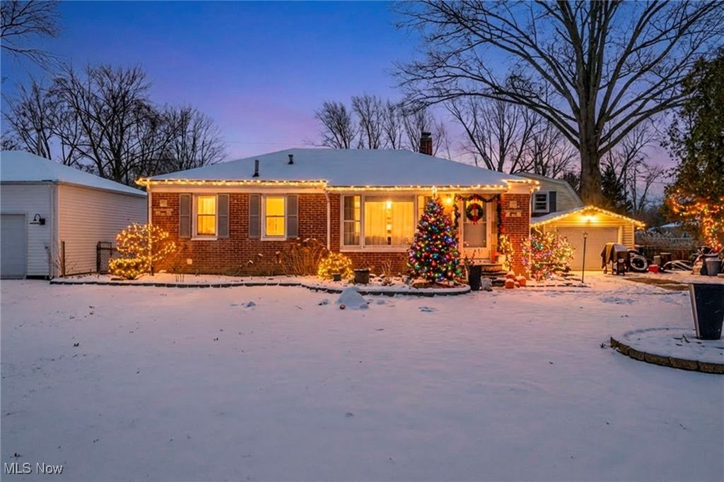 Photo of 37865 Lorie Boulevard, Avon, OH 44011 (MLS # 5177133)