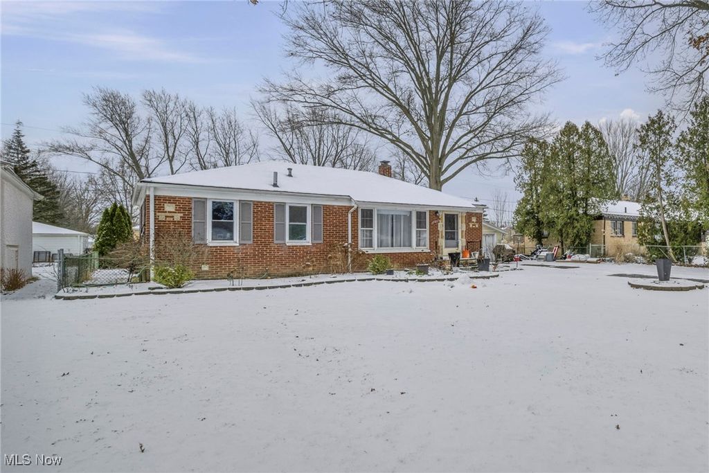 Photo of 37865 Lorie Boulevard, Avon, OH 44011 (MLS # 5177133)