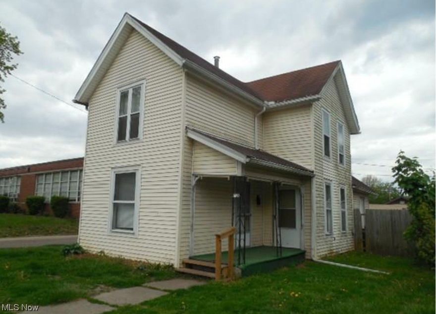 2 bed 1 bath home on a corner lot located in Coshocton. Newer furnace, central air and water heater make this home a great buy. schedule a showing today.