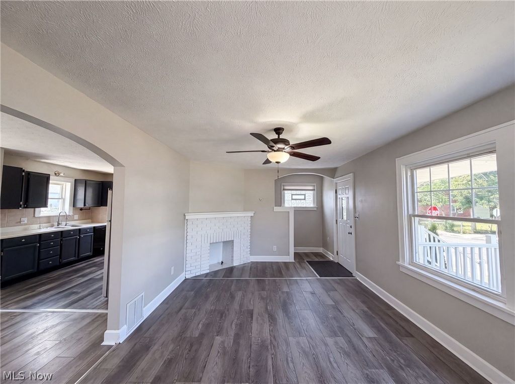 Photo of 4415 Oak Park Avenue, Cleveland, OH 44109 (MLS # 5225126)