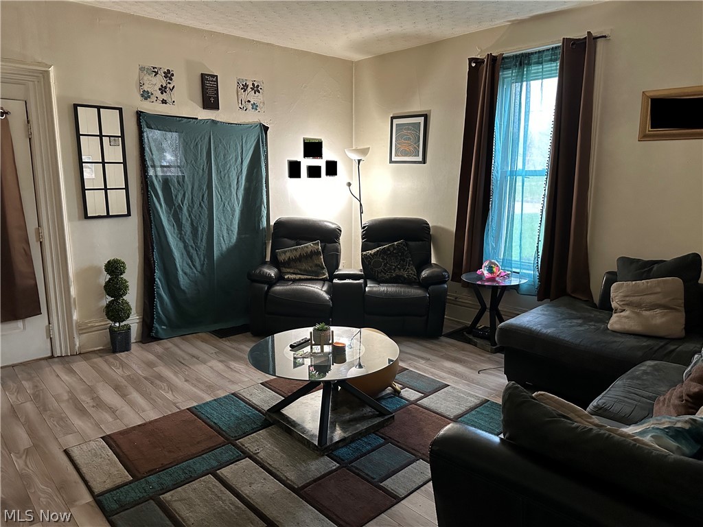 Suburban Heights 03 - Residential Income