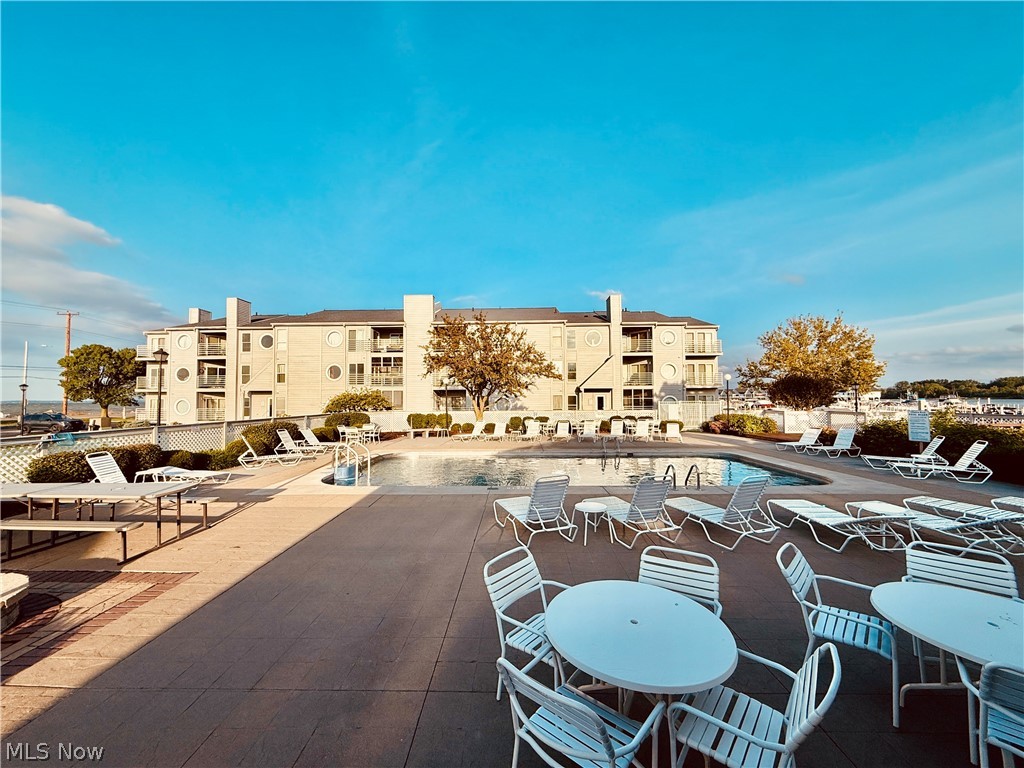 Clinton Reef Club - Residential