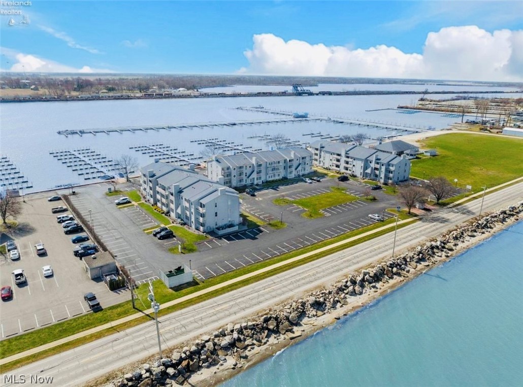 Clinton Reef Club - Residential