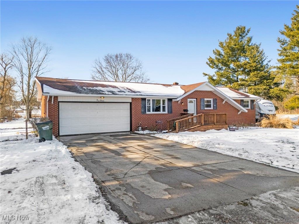 Photo of 411 Ranowsky Court N, East Canton, OH 44730 (MLS # 5177512)