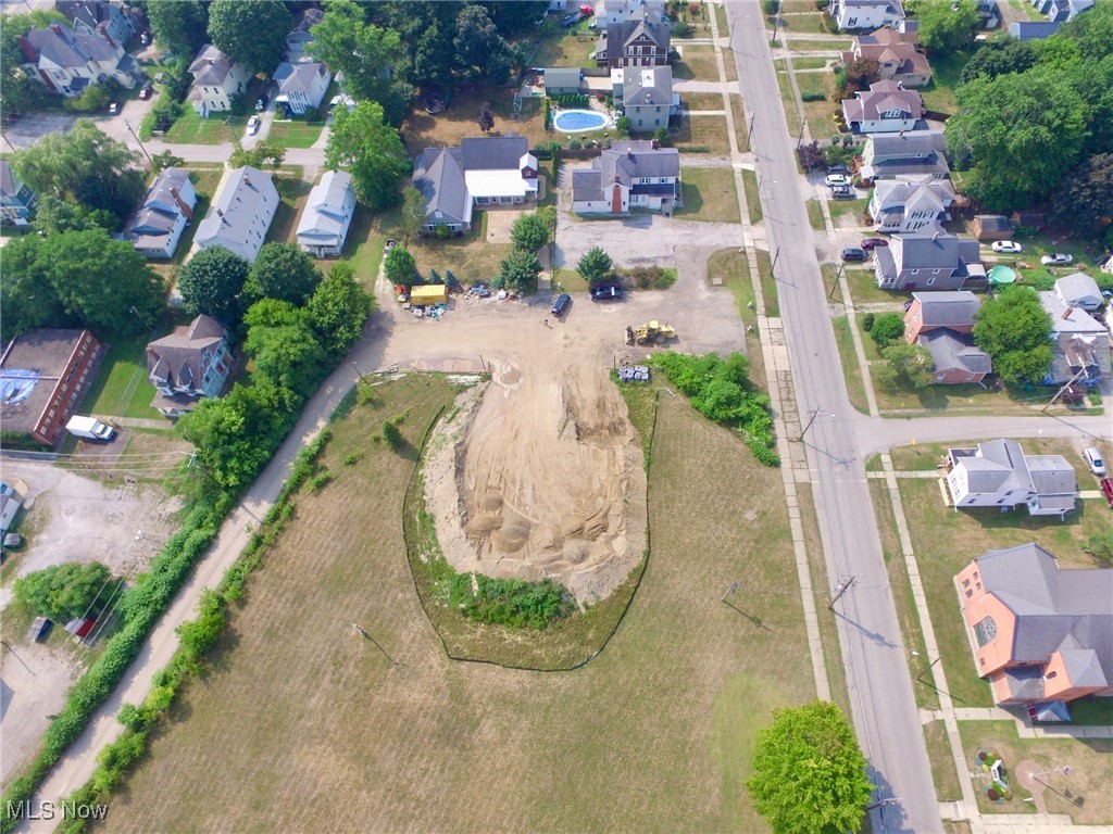 Connecticut Western Reserve - Commercial Sale