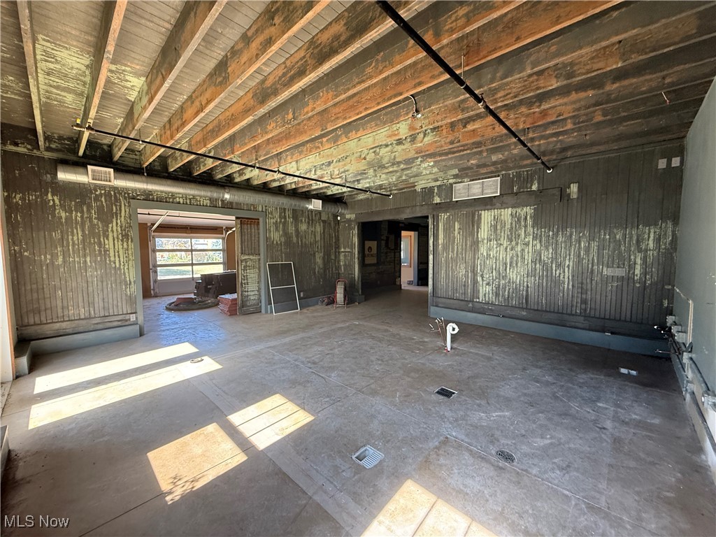 Connecticut Western Reserve - Commercial Sale