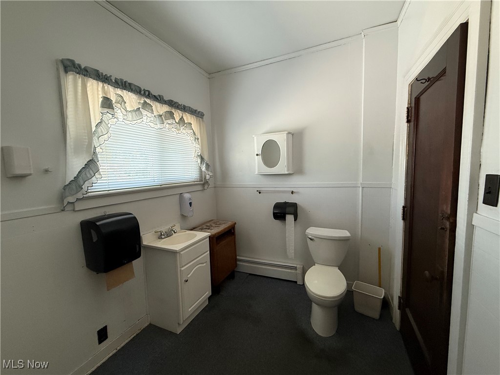 Connecticut Western Reserve - Commercial Sale