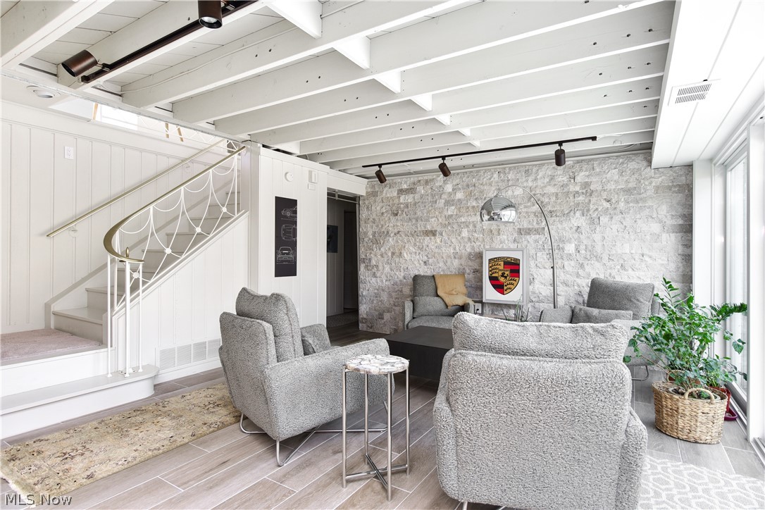 Huntington Vly Farms Sub - Residential