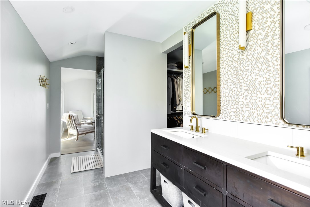 Huntington Vly Farms Sub - Residential