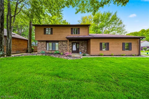 Homes For Sale - 10108 Fair Road<br/> Strongsville, OH 44149